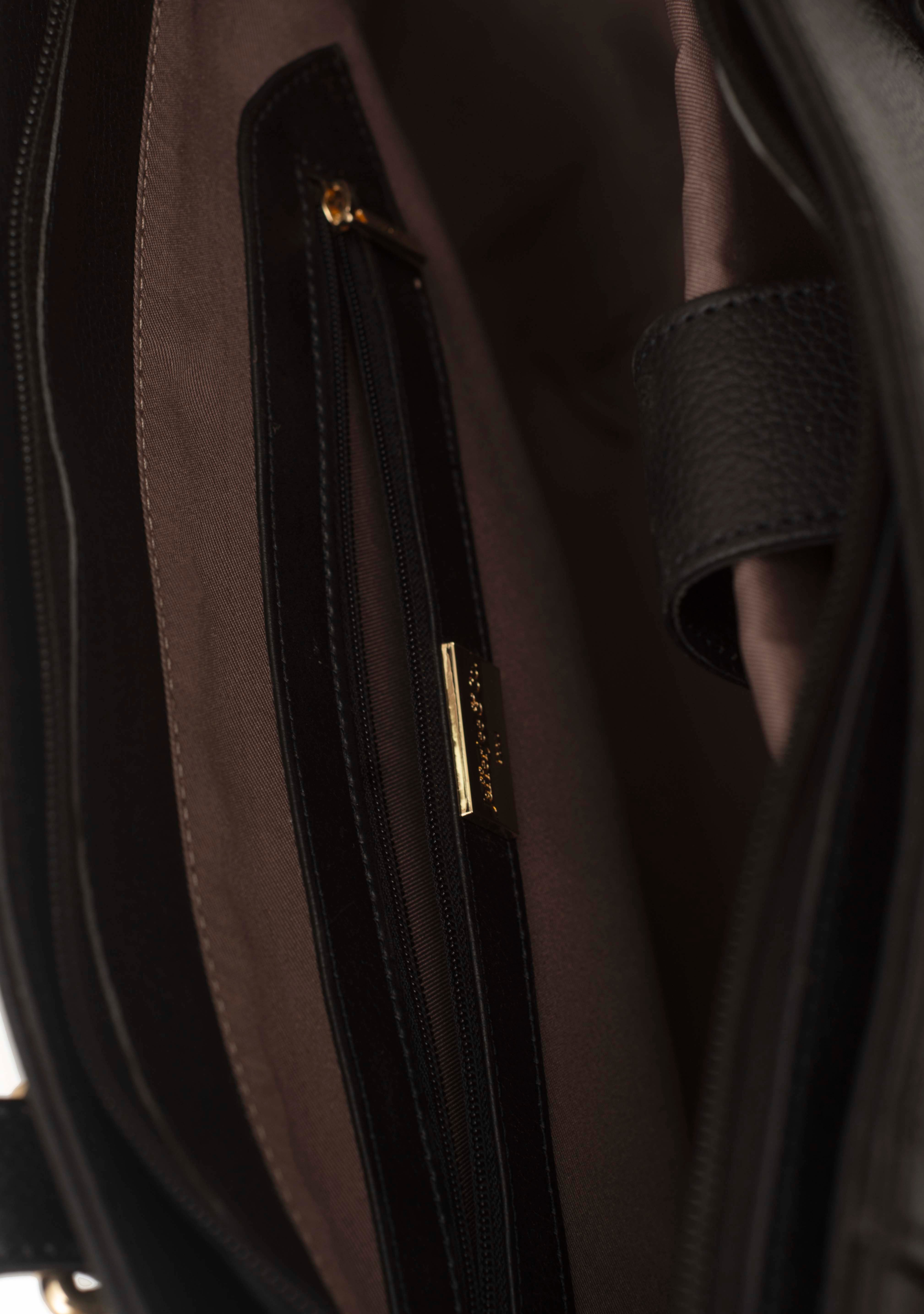 General Tote Madora